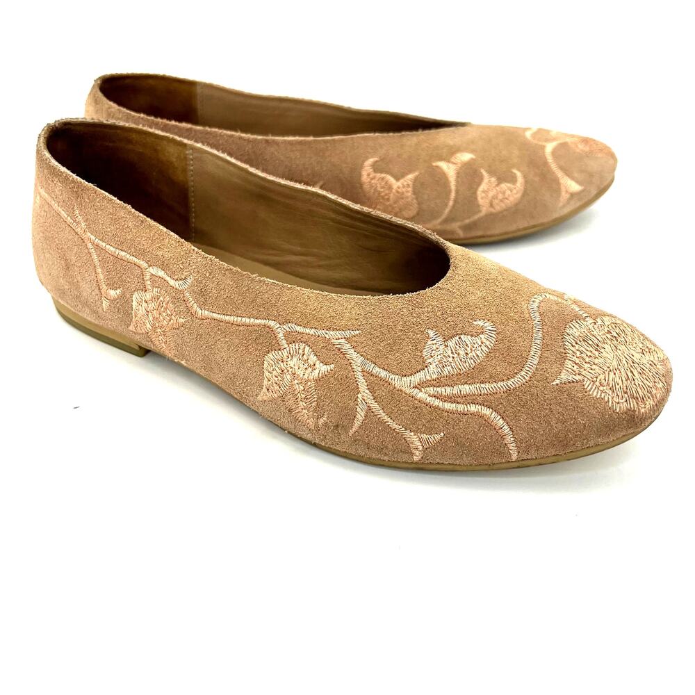 Huma Blanco Floral Embroidered Suede Flats Slip On Almond Toe Beige US 6